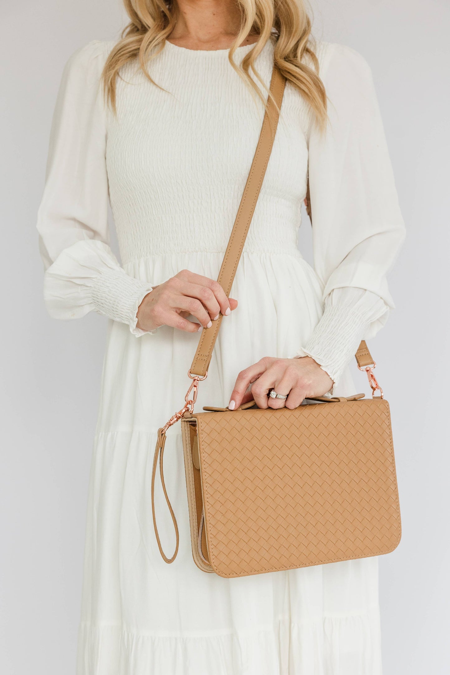 Crossbody Weave Bible Case: CARAMEL