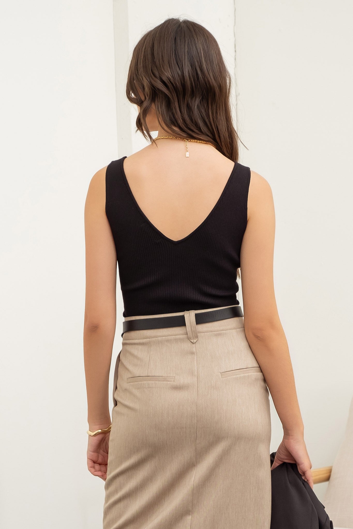Black Ribbed V-neck Tank Top