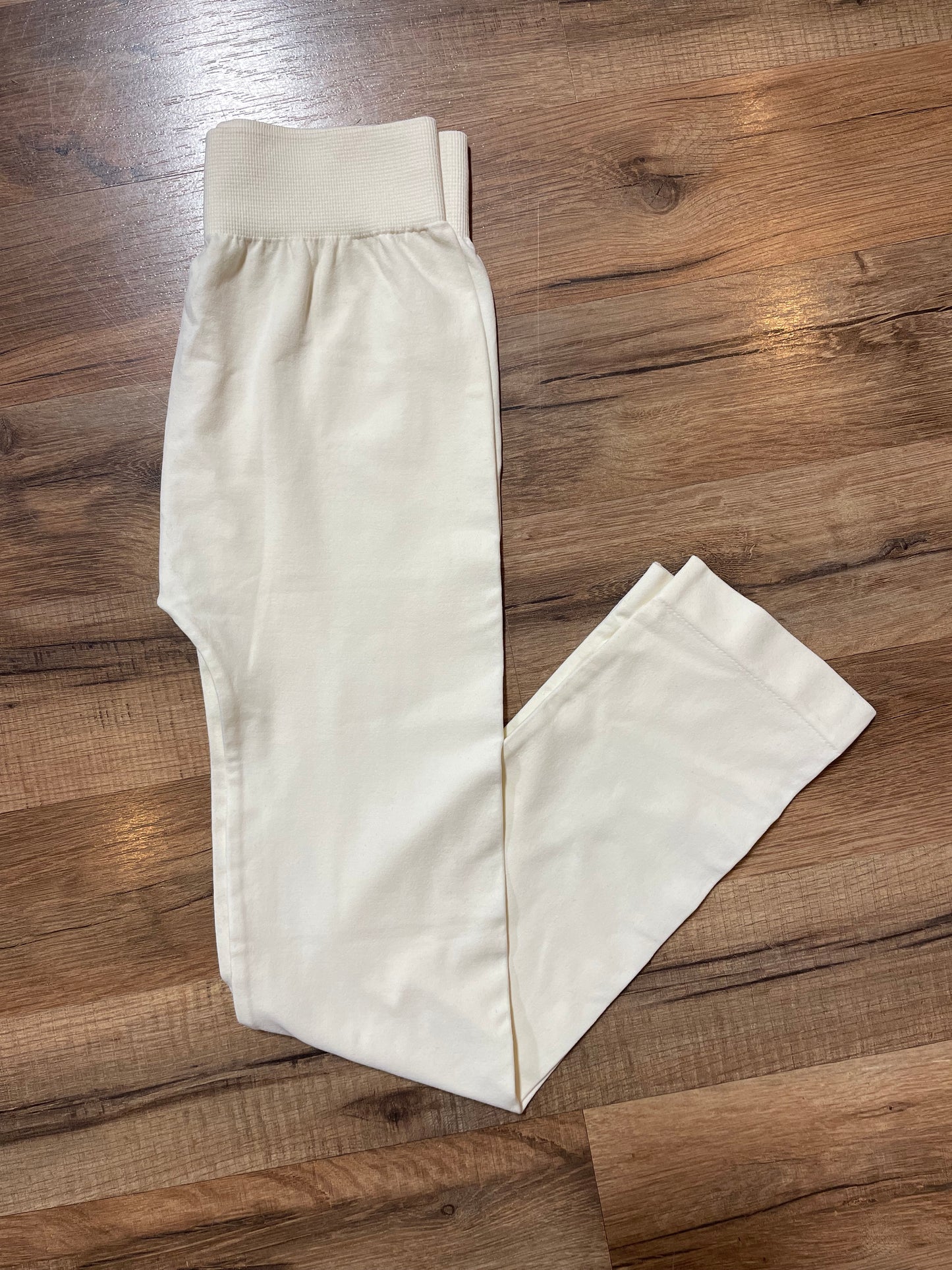 Capri Length Leggings Ivory