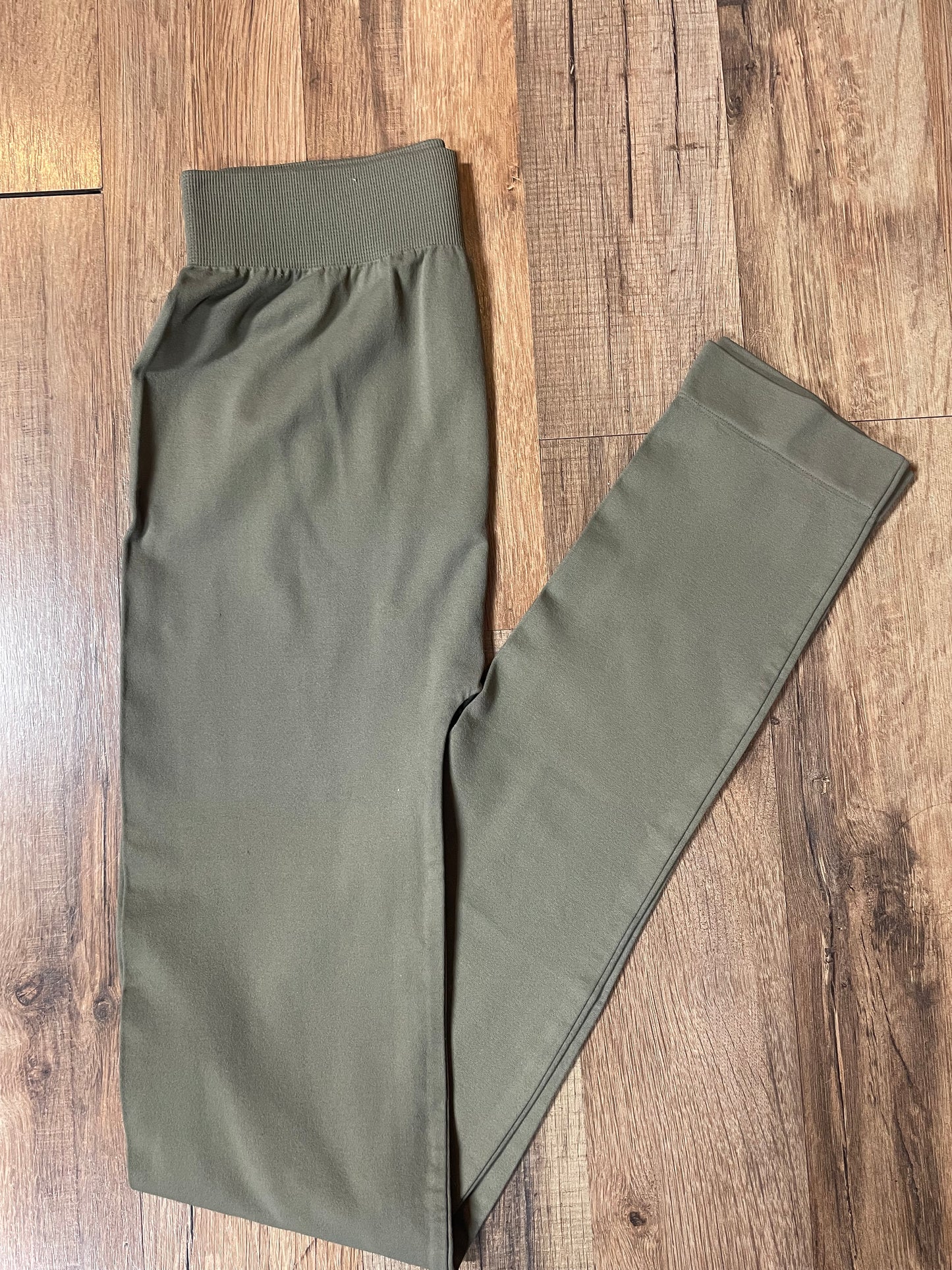 Regular Length Leggings Olive Green