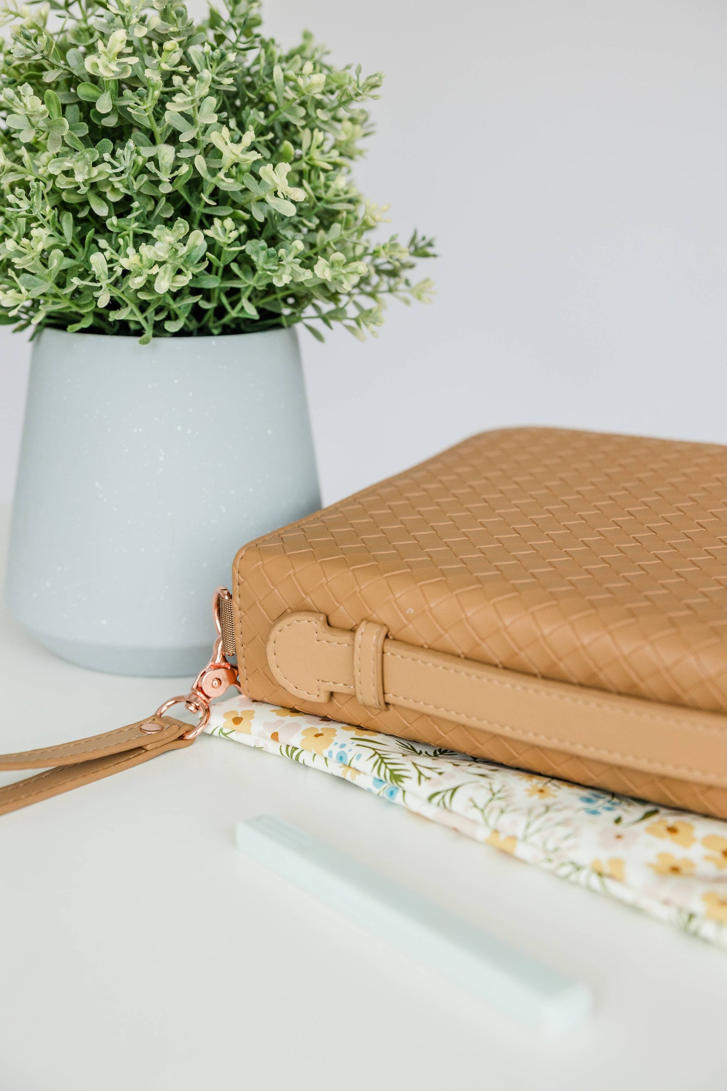 Crossbody  Weave Bible Case: CARAMEL